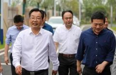 南浔区委书记夏坚定赴旧馆镇调研时走访人生就是搏