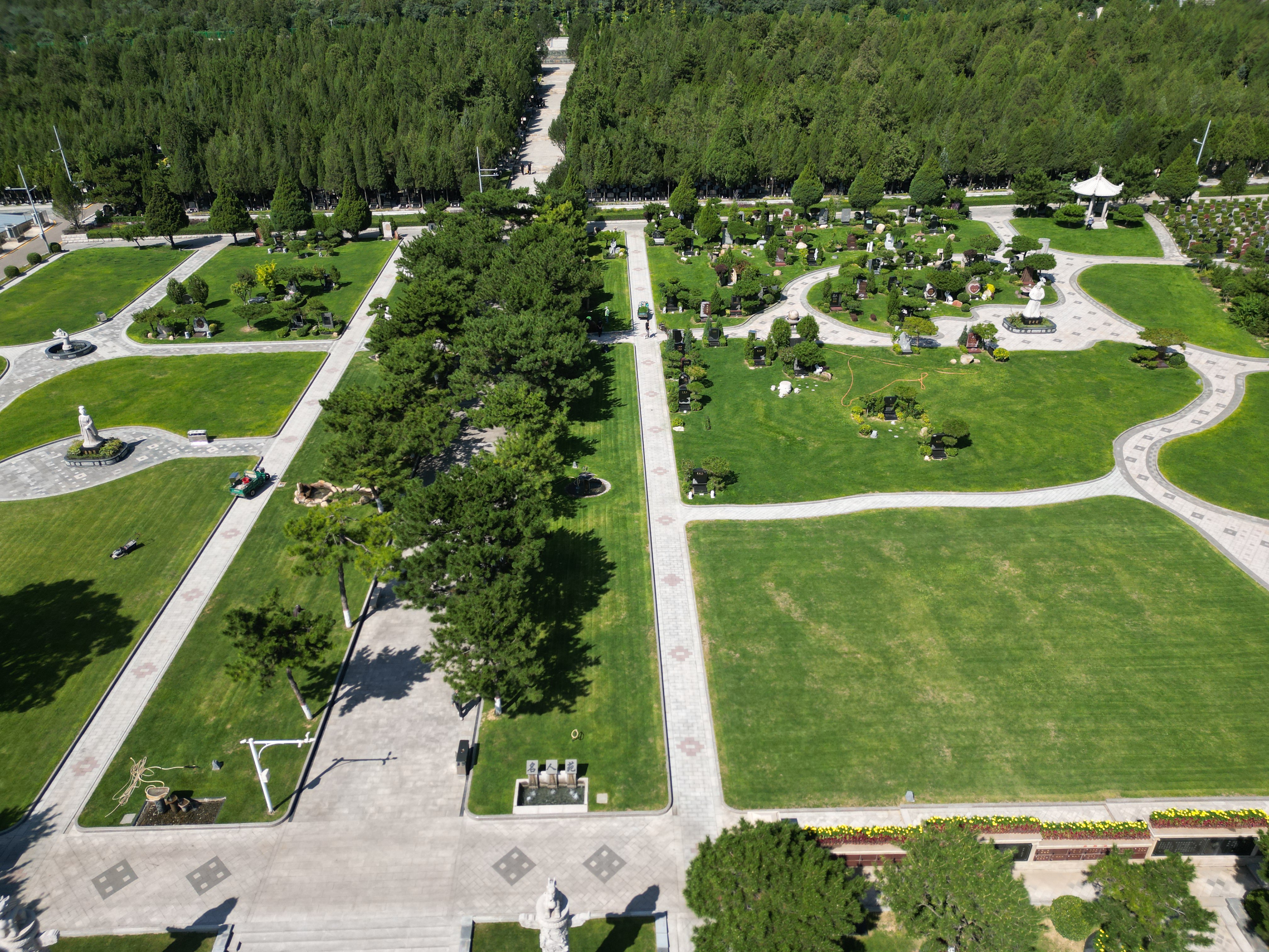 人生就是搏集团引领墓园投资新民俗：：六大相助模式开创行业新篇章